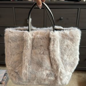 Elegant Faux Fur Crossbody Bag - Cream